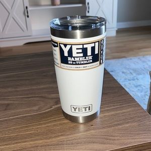 Yeti 20oz Rambler with Magslider top in White